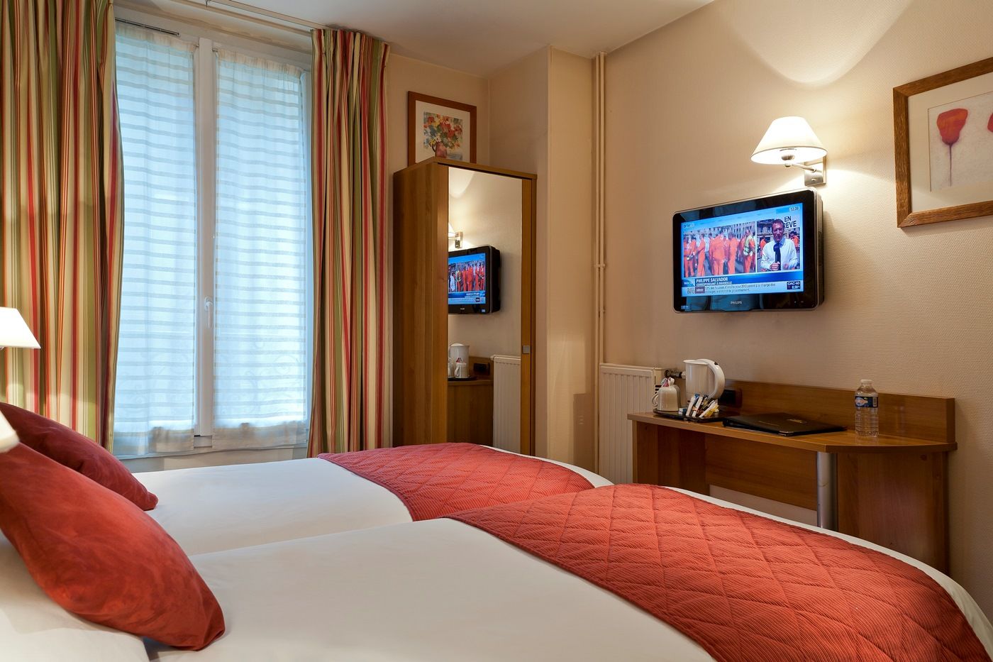 Ibis Styles Paris Gare Saint Lazare Hotel Exterior photo